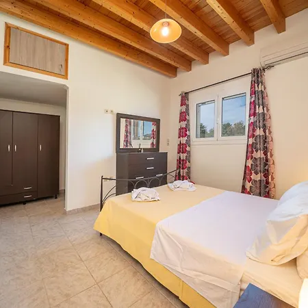 Moudilos 1 Apartment
